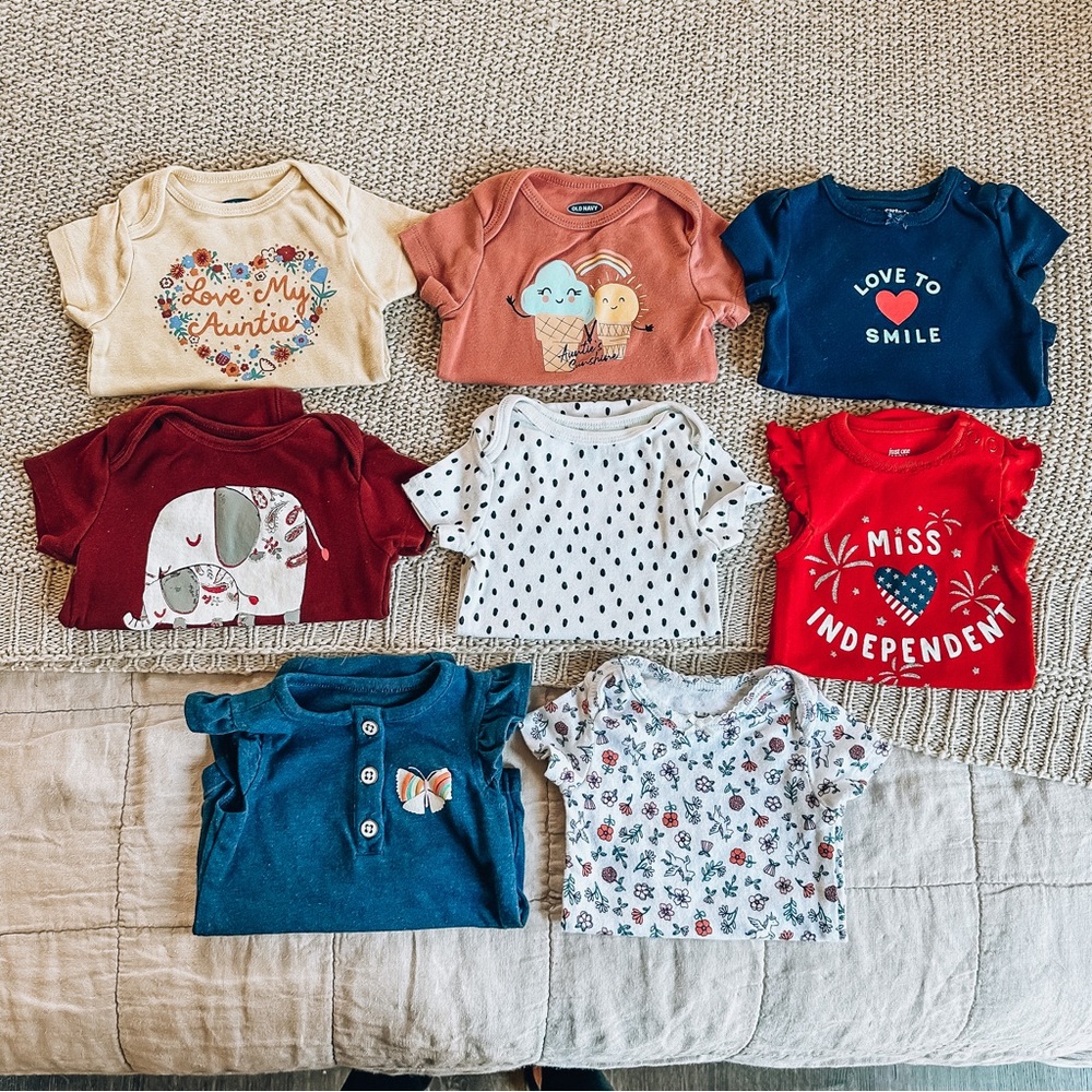 💲ale | Old Navy + others | Bundle of Baby’s Short-sleeve Bodysuits | 0-3m/3m